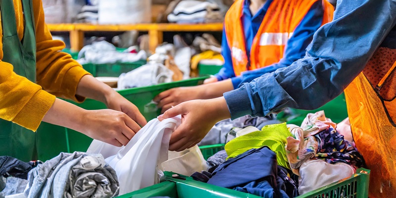 Circular systems-sorting clothes